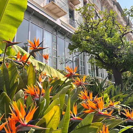 Appartamento Ombragé 44m2 Riviera Palace Belle-epoque, Restomod Et Literie Prestige