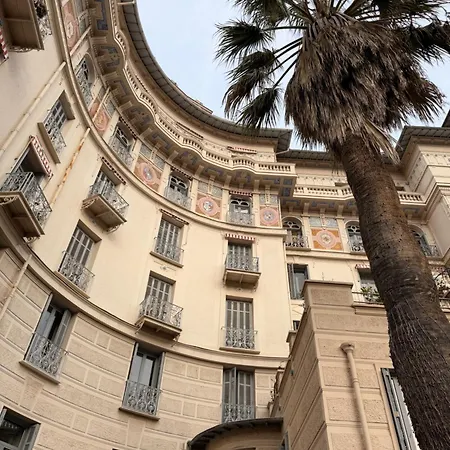 Ombragé 44m2 Riviera Palace Belle-epoque, Restomod Et Literie Prestige
